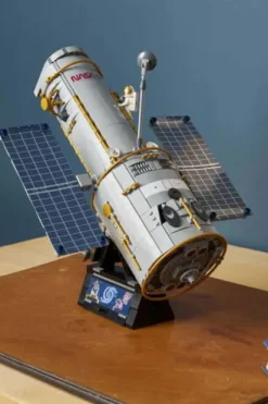 LEGO® Icons Hubble-romteleskopet 11382