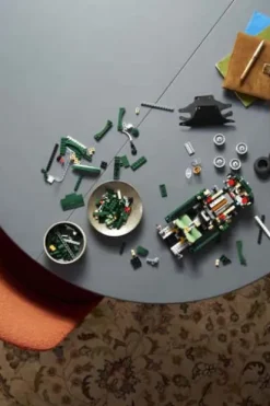 LEGO® Icons Jaguar E-type 11381