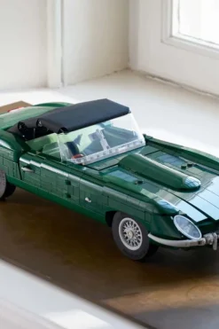 LEGO® Icons Jaguar E-type 11381