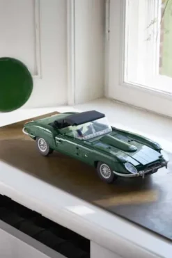 LEGO® Icons Jaguar E-type 11381