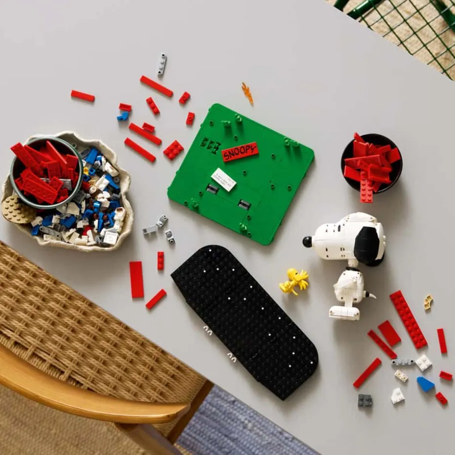 LEGO® Ideas Knøttene: Snoopys hundehus 21368