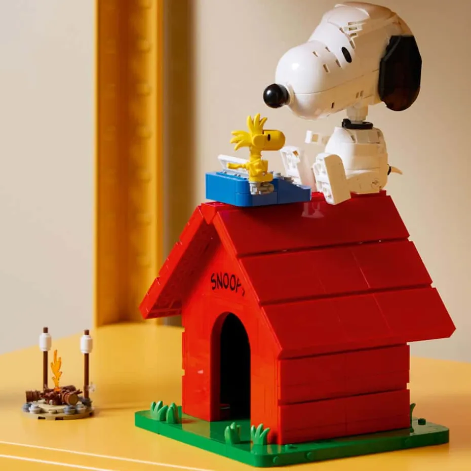 LEGO® Ideas Knøttene: Snoopys hundehus 21368