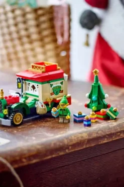 LEGO® Julenissens julepostbil 40746