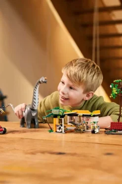 LEGO® Jurassic World På sporet av titanosaurus og raptor 76973