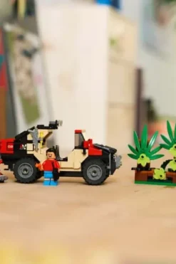LEGO® Jurassic World Raptorflukt i terrengbil 76972