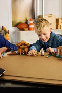 LEGO® Minecraft® Angrepet på åndemanerlandsbyen 21596