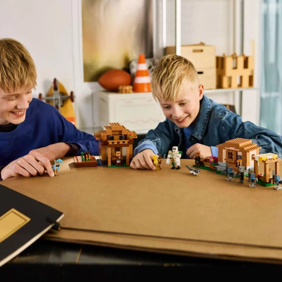 LEGO® Minecraft® Angrepet på åndemanerlandsbyen 21596