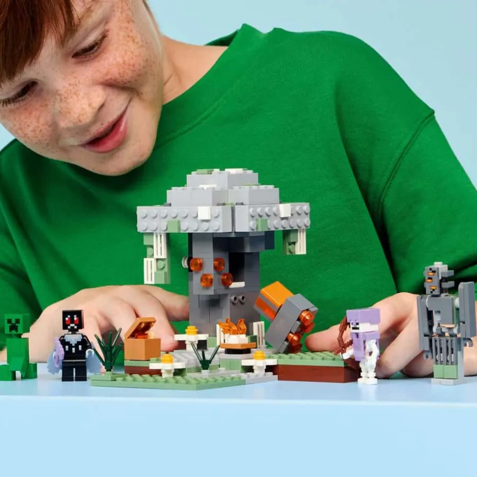 LEGO® Minecraft® Den bleke hagen 21586