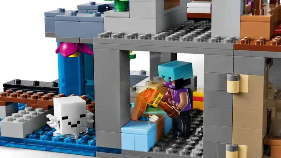LEGO® Minecraft® Geiststasjon 21597