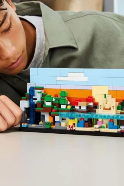 LEGO® Minecraft® Minibiomer 21589