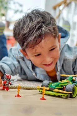 LEGO® NINJAGO® Lloyds pullback-racerbil 71828