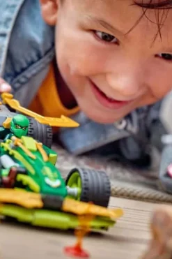 LEGO® NINJAGO® Lloyds pullback-racerbil 71828