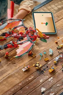 LEGO® NINJAGO® Wyldfyres forvandlingsdragerobot 71868