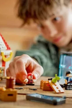 LEGO® ONE PIECE Sirkusteltet til klovnen Buggy 75637