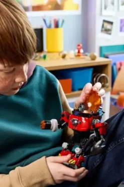 LEGO® Sonic the Hedgehog™ Knuckles mot Dr. Eggmans Egg Crusher-robot 77005
