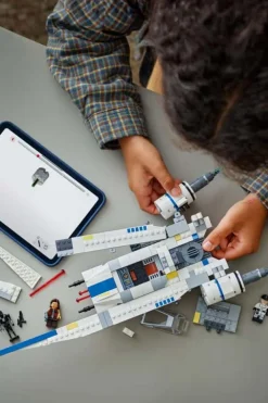 LEGO® Star Wars: Andor™ Opprørernes U-Wing Starfighter™ 75399