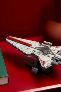 LEGO® Star Wars™ Attack Cruiser™ i Venator-klassen 75441