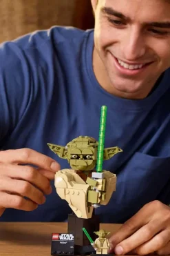 LEGO® Star Wars™ Byste av Yoda™ 75438
