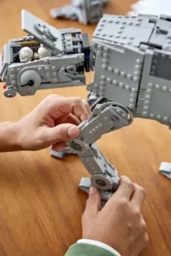 LEGO® Star Wars™ Imperial Remnant AT-AT med INT-4 75454