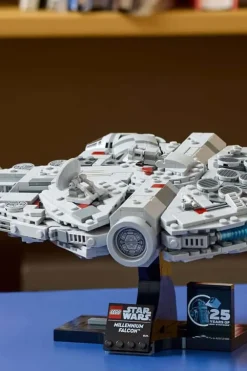 LEGO® Star Wars™ Millennium Falcon™ 75375