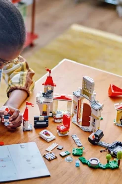 LEGO® Super Mario™ Kjemp mot Roy ved slottet til Peach 71435