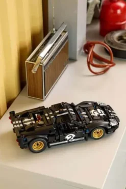 LEGO® Technic 1966 Ford GT40 MKII-racerbil 42223