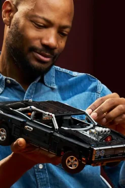 LEGO® Technic Fast and Furious Dodge Charger R/T-bil 42231