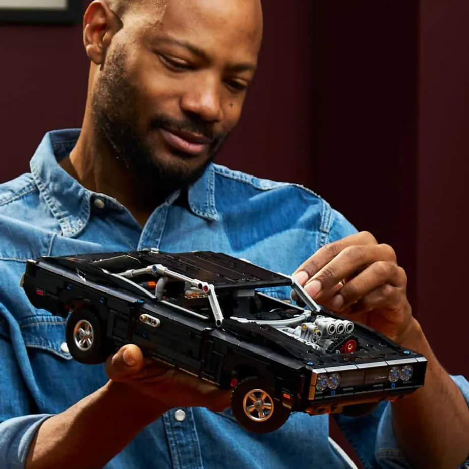 LEGO® Technic Fast and Furious Dodge Charger R/T-bil 42231