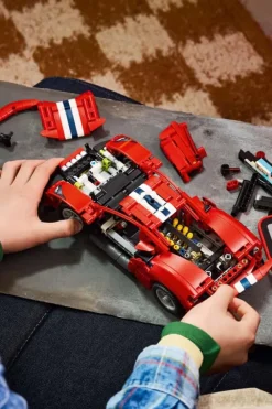 LEGO® Technic Ferrari 488 PISTA-bil 42235