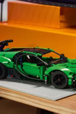 LEGO® Technic Grønn Bugatti Chiron Pur Sport-hyperbil 42241