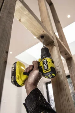 Ryobi ONE+ HP RDD18C-2C20SA32HP bor/skrutrekker m/2 batterier