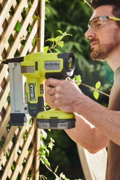 Ryobi ONE+ R18GS18-0 krampepistol u/batteri