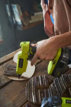 Ryobi R18GLU-0 limpistol u/batteri og lader